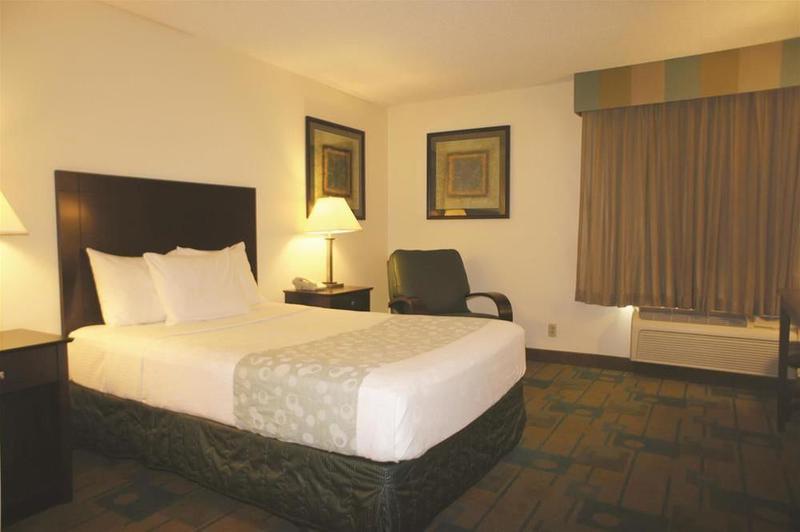 Wyndham Garden Columbia-Ft Jackson Hotel Exterior photo